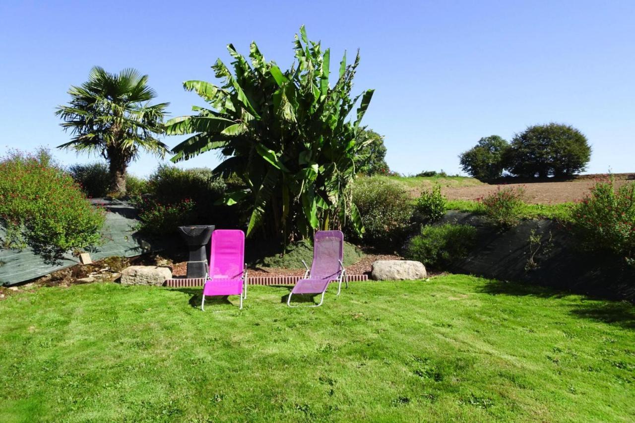 Cottage, Guerlesquin מראה חיצוני תמונה